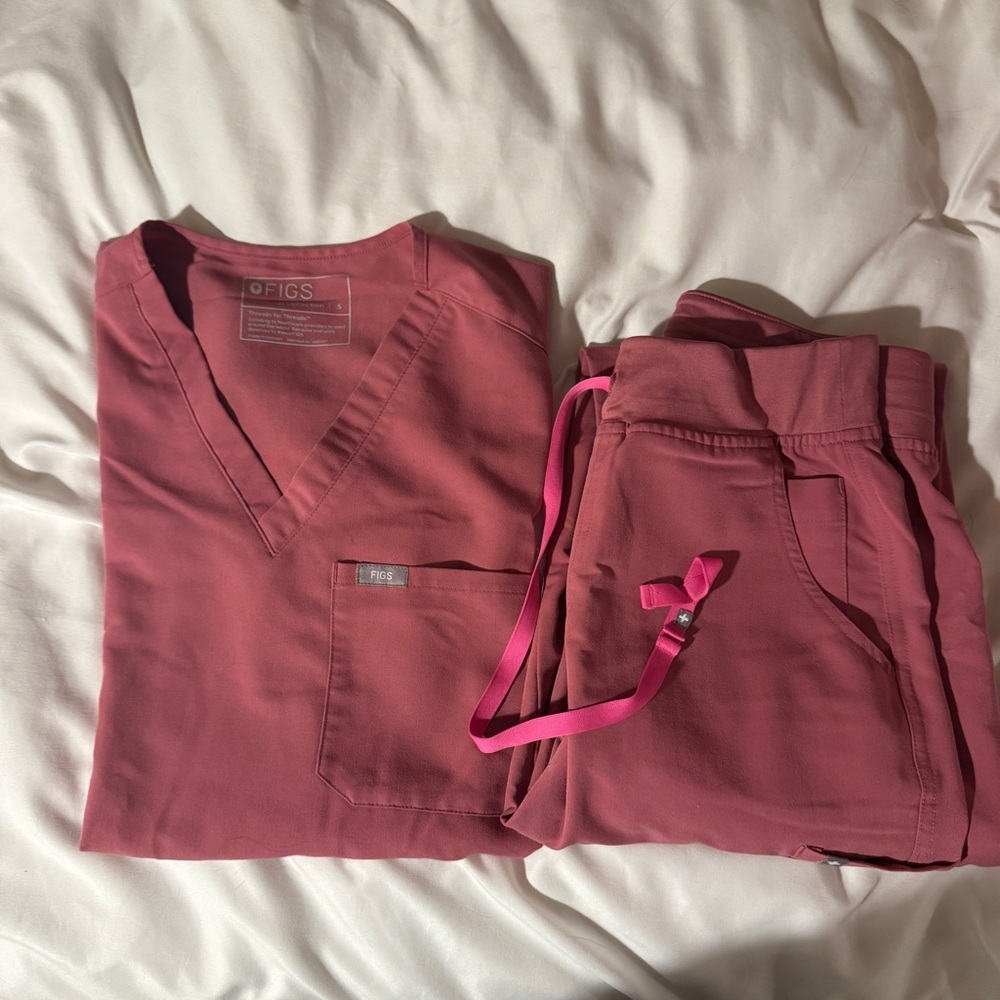 Figs Quartz Breast Cancer Scrub Set!
